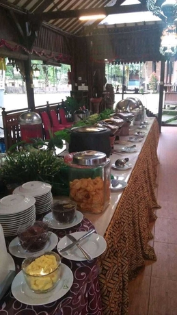 Imagen del bar/restaurante del Hotel Green Valley Resort Bandungan. Foto 4