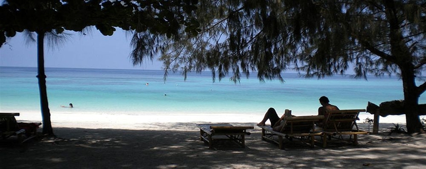 Imagen de los exteriores del Hotel Green View Beach Resort. Foto 8