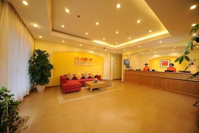 Imagen de los interiores del Hotel GreenTree Alliance YanTai YingChun Street Green Homeland Hotel. Foto 32