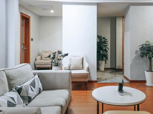 Imagen general del Hotel GreenTree Eastern Anshun Anshun Zhenning Huangguoshu. Foto 2