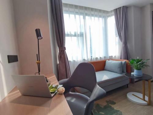 Imagen general del Hotel GreenTree Eastern Chongqing Yangjiaping Pedestrian Street Vientiane City. Foto 7
