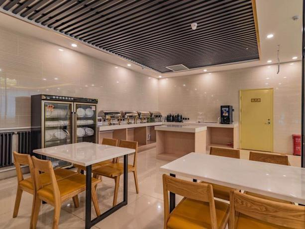 Imagen general del Hotel GreenTree Inn Beijing Daxing District Huangcun West Street Metro Station. Foto 2