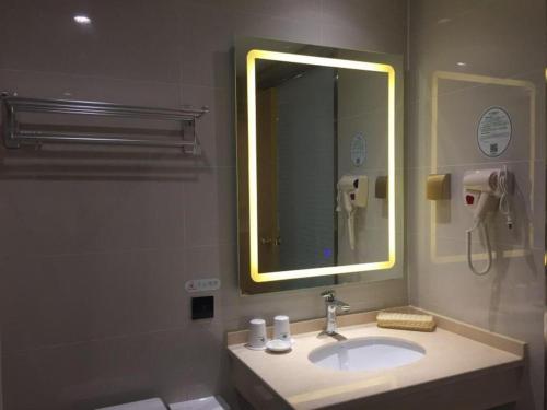 Imagen general del Hotel GreenTree Inn Bozhou Chunyu Motor City Express. Foto 15