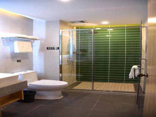 Imagen general del Hotel GreenTree Inn Express Heyuan N1 High Fountain. Foto 7