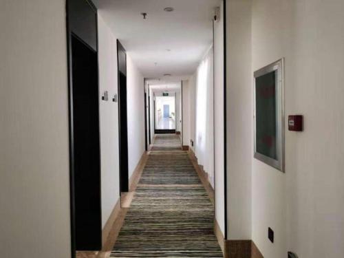 Imagen general del Hotel GreenTree Inn Express Liaoning Jinzhou Bijia Mountain. Foto 7