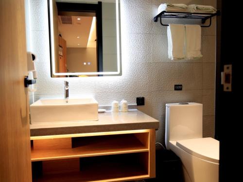 Imagen general del Hotel GreenTree Inn Express Tianjin Jinnan National Convention and Exhibition Center. Foto 4