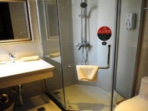 Imagen general del Hotel GreenTree Inn Ganzhou Sankang Temple DaRunFa Express. Foto 18