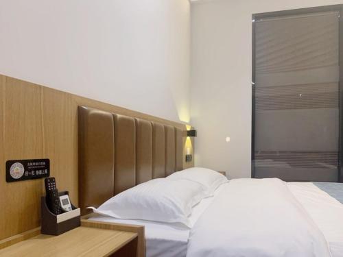 Imagen general del Hotel GreenTree Inn Guangdong Zhanjiang Donghai Island. Foto 3