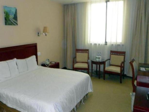 Imagen de la habitación del Hotel GreenTree Inn Guangdong Zhuhai Hongqi Guangan Roa. Foto 3