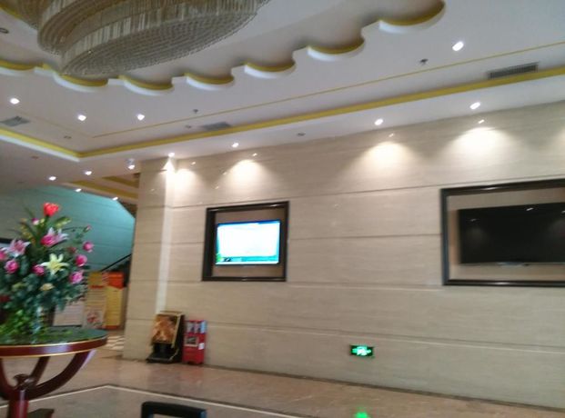 Imagen de los interiores del Hotel GreenTree Inn Guangzhou Panyu Chimelong Paradise Business Hotel. Foto 16