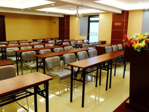 Imagen de los interiores del Hotel GreenTree Inn Guiyang Court Street West Zhongshan Road Subway Station Business Hotel. Foto 18