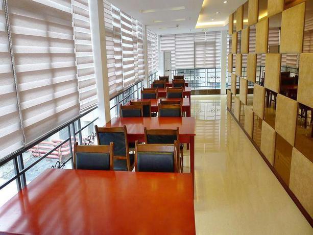 Imagen del bar/restaurante del Hotel GreenTree Inn Guiyang Court Street West Zhongshan Road Subway Station Business Hotel. Foto 2