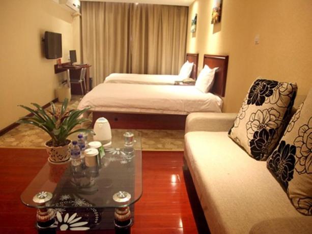 Imagen de la habitación del Hotel GreenTree Inn Guiyang Court Street West Zhongshan Road Subway Station Business Hotel. Foto 12