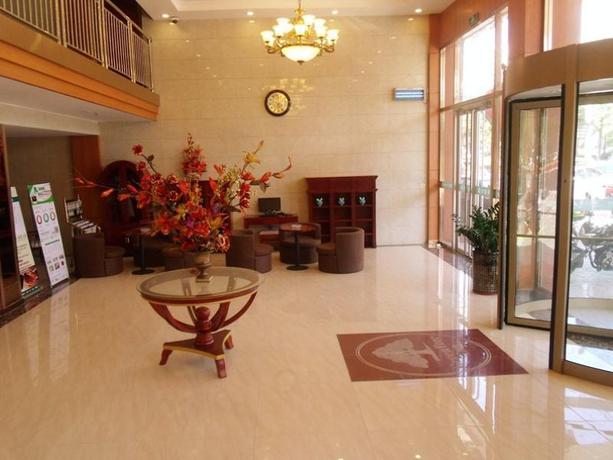 Imagen de los interiores del Hotel GreenTree Inn Haikou Fengxiang Road Business. Foto 8