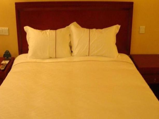 Imagen de la habitación del Hotel GreenTree Inn JiangSu SuQian YiWu Business Center. Foto 3