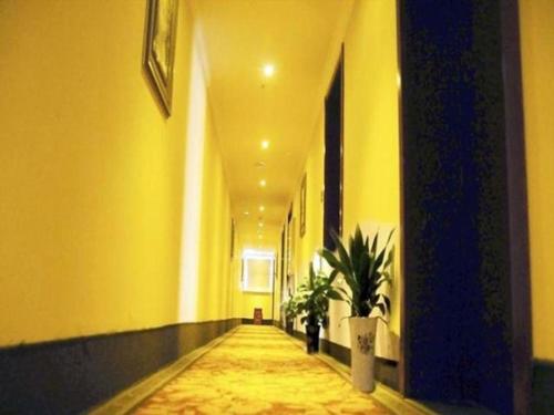 Imagen general del Hotel GreenTree Inn Jiangxi Yingtan Railway Station Square Business. Foto 5