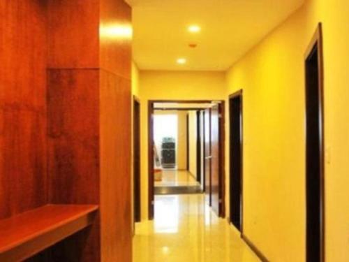 Imagen general del Hotel GreenTree Inn Qingdao Licang Shuyan Road Daweng Square Express. Foto 4