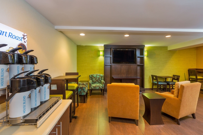 Imagen del bar/restaurante del Hotel GreenTree Inn San Diego Mission Bay. Foto 4