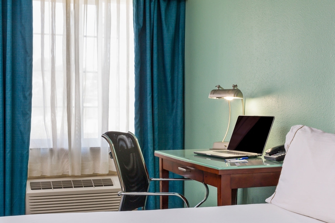 Imagen de la habitación del Hotel GreenTree Inn San Diego Mission Bay. Foto 11