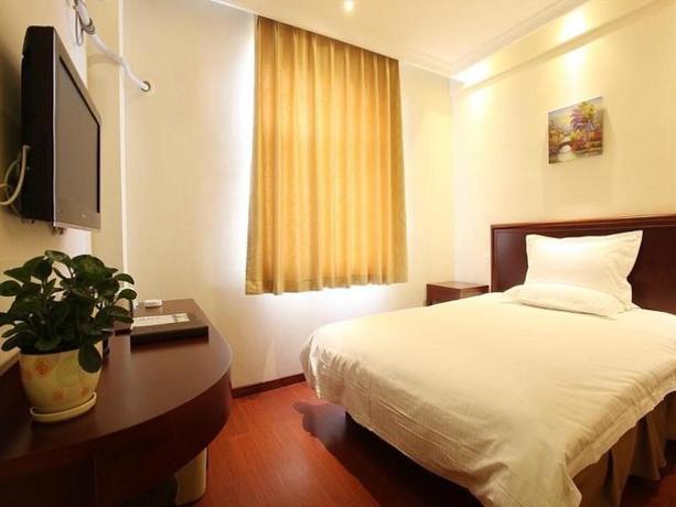Imagen de la habitación del Hotel GreenTree Inn Shandong Weihai Gangkou Express Hotel. Foto 6