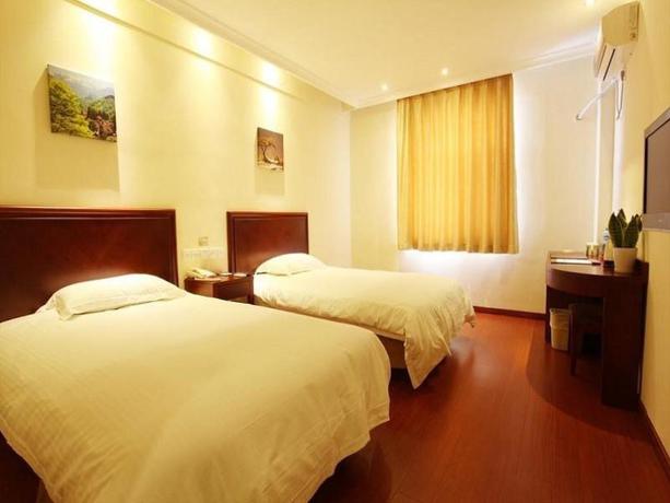 Imagen de la habitación del Hotel GreenTree Inn Shandong Weihai Gangkou Express Hotel. Foto 8