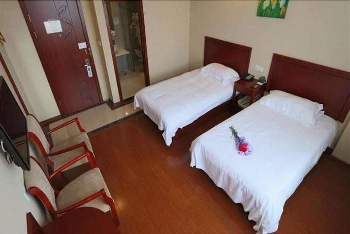 Imagen de la habitación del Hotel GreenTree Inn ShangHai PuDong Airport HuaXia East Road Railway Station Shell Hotel. Foto 6