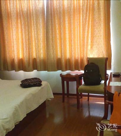 Imagen de la habitación del Hotel GreenTree Inn ShangHai PuDong Airport HuaXia East Road Railway Station Shell Hotel. Foto 8