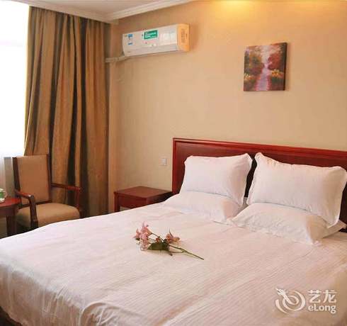 Imagen de la habitación del Hotel GreenTree Inn ShangHai PuDong Airport HuaXia East Road Railway Station Shell Hotel. Foto 9