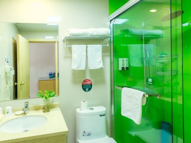 Imagen de la habitación del Hotel GreenTree Inn Shanghai Fengxian District Nanqiaoxincheng Metro Station Express. Foto 3