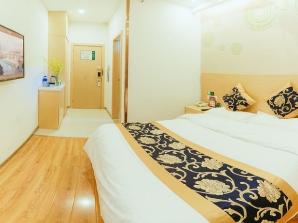 Imagen de la habitación del Hotel GreenTree Inn Shanghai Fengxian District Nanqiaoxincheng Metro Station Express. Foto 9