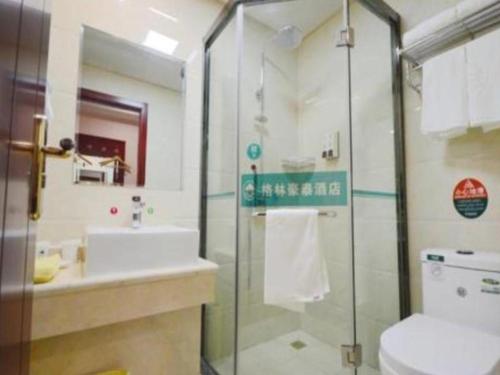 Imagen general del Hotel GreenTree Inn Shanghai MinHang ZhuanQiao Subway Station East ZhuanXing Road Shell. Foto 4