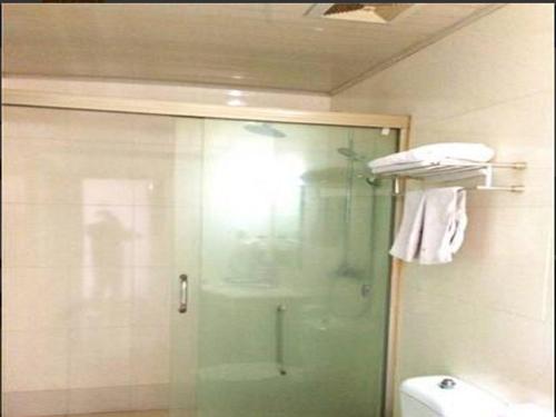 Imagen general del Hotel GreenTree Inn Shangrao Qianshan hekou old town Xinjiang longting shell hotel. Foto 12