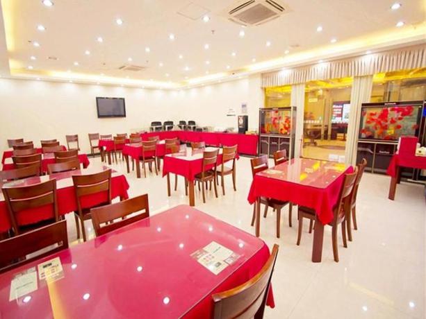 Imagen del bar/restaurante del Hotel GreenTree Inn Shanxi Xian West Gate Express Hotel. Foto 2