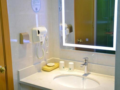 Imagen general del Hotel GreenTree Inn Suzhou Changshu Huanghe Road Linli Center Express. Foto 14