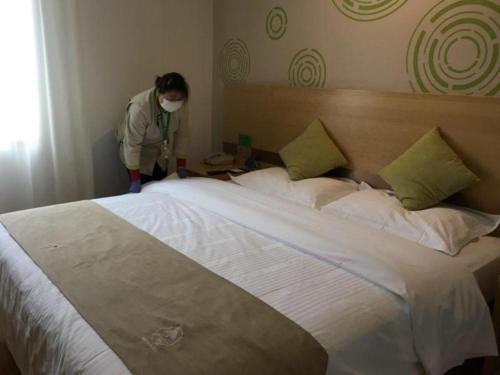 Imagen general del Hotel GreenTree Inn Suzhou Changshu Huanghe Road Linli Center Express. Foto 15