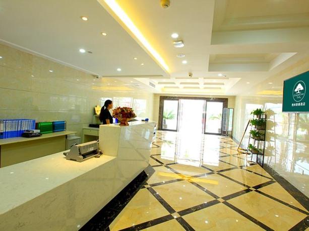 Imagen de los interiores del Hotel GreenTree Inn Technology University Youth Square. Foto 17