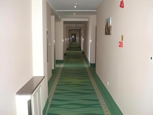 Imagen general del Hotel GreenTree Inn Weihai Port. Foto 5