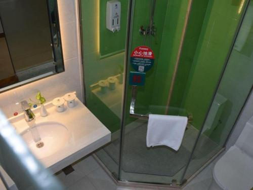 Imagen general del Hotel GreenTree Inn Zhengzhou Xinzheng City Longhu Town Xiangyun Road Express. Foto 8