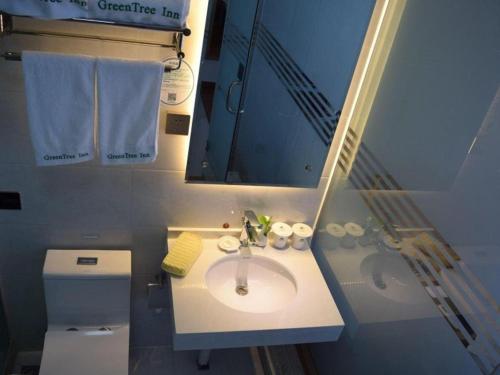 Imagen general del Hotel GreenTree Inn Zhengzhou Xinzheng City Longhu Town Xiangyun Road Express. Foto 9