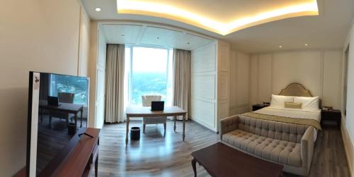 Imagen de la habitación del Hotel Greenberry Narkanda. Foto 17