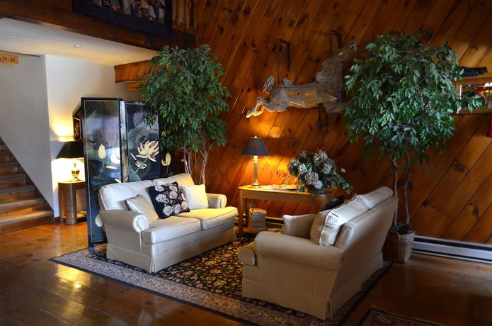 Imagen de los interiores del Hotel Greenbrier Inn. Foto 13