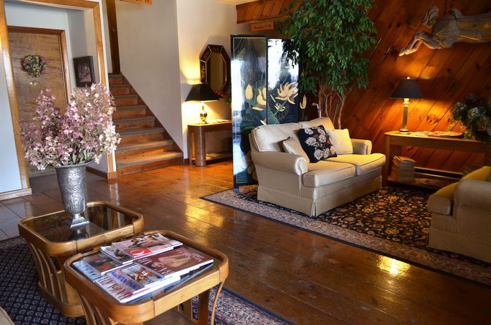 Imagen de los interiores del Hotel Greenbrier Inn. Foto 15