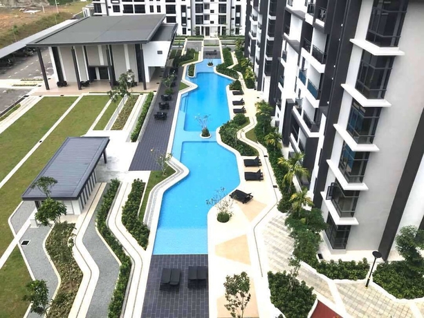 Imagen de la piscina del Hotel Greenfield Residence Kota Kinabalu. Foto 19