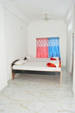 Imagen de la habitación del Hotel Greenland Palace Bodhgaya. Foto 19