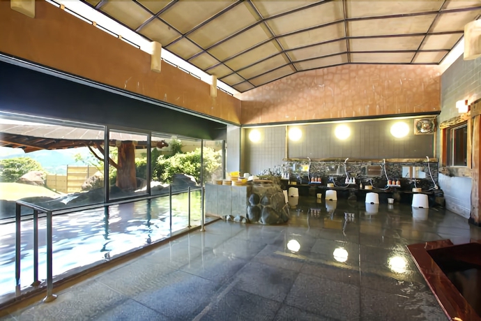 Imagen de la piscina del Hotel Greenpia Minami Aso. Foto 18