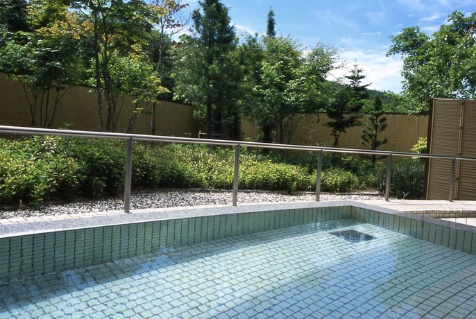 Imagen de la piscina del Hotel Greenpia Onuma. Foto 19