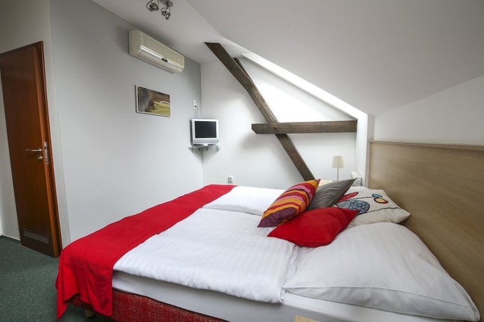 Imagen de la habitación del Hotel Greensgate Golf and Leisure Resort. Foto 8