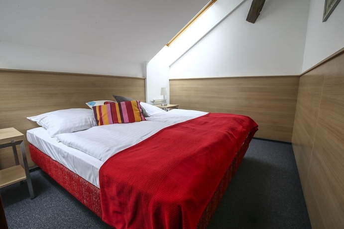 Imagen de la habitación del Hotel Greensgate Golf and Leisure Resort. Foto 9