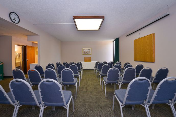 Imagen de la habitación del Hotel Greenstay and Suites, Springfield. Foto 3