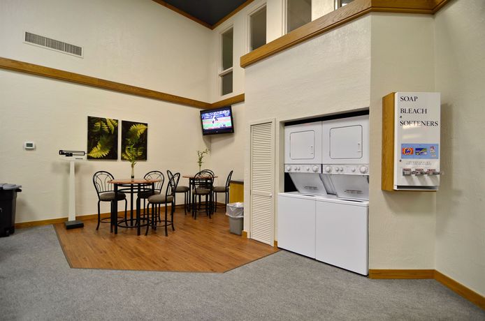 Imagen de los interiores del Hotel Greenstay and Suites, Springfield. Foto 12